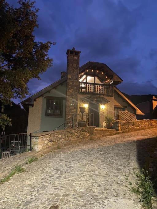El Balcon Del Garmo Villa Sallent De Gallego Exterior photo